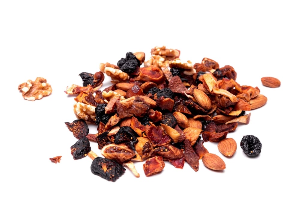 calories in trail mix with nuts and dried fruit